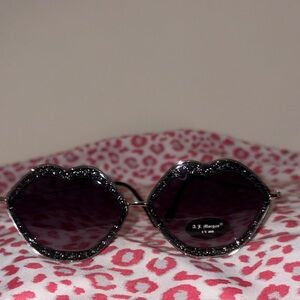 A.J. Morgan Black Glitter Heart Sunglasses